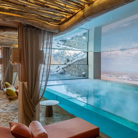 Luxueux A Avec Piscine, Cinema, Salle De Sport Et Service Complet - Fr-1-562-71 * Courchevel
