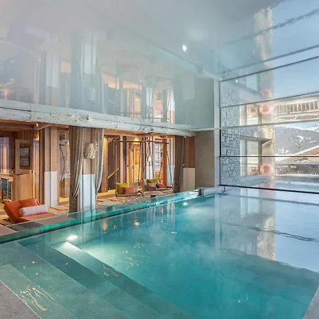 Luxueux A Avec Piscine, Cinema, Salle De Sport Et Service Complet - Fr-1-562-71 Courchevel