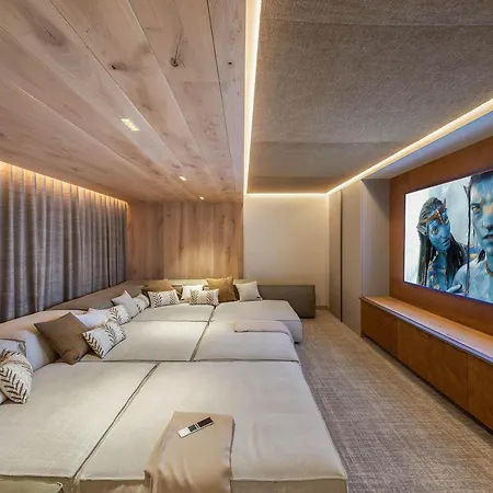 Luxueux A Avec Piscine, Cinema, Salle De Sport Et Service Complet - Fr-1-562-71 Chalet Courchevel